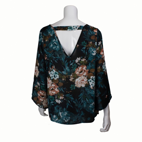 Gorgeous colourful blouse. - Picture 2 of 3